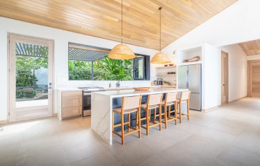 PROPERTY FIVE BEDROOM HOME WITH OCEAN AND MOUNTAINS PANORAMIC VIEWS, IN TRES RIOS – 4.08 ACRES