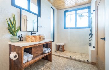 PROPERTY FIVE BEDROOM HOME WITH OCEAN AND MOUNTAINS PANORAMIC VIEWS, IN TRES RIOS – 4.08 ACRES