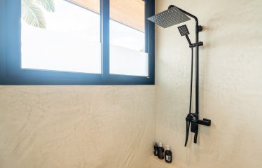 PROPERTY FIVE BEDROOM HOME WITH OCEAN AND MOUNTAINS PANORAMIC VIEWS, IN TRES RIOS – 4.08 ACRES