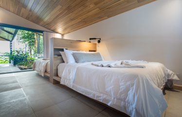 PROPERTY FIVE BEDROOM HOME WITH OCEAN AND MOUNTAINS PANORAMIC VIEWS, IN TRES RIOS – 4.08 ACRES