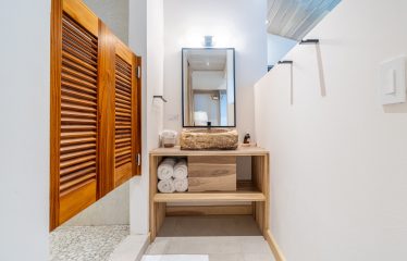 PROPERTY FIVE BEDROOM HOME WITH OCEAN AND MOUNTAINS PANORAMIC VIEWS, IN TRES RIOS – 4.08 ACRES