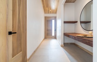 PROPERTY FIVE BEDROOM HOME WITH OCEAN AND MOUNTAINS PANORAMIC VIEWS, IN TRES RIOS – 4.08 ACRES