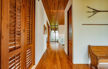 PROPERTY TWO FLOOR WITH TWO BEDROOM AND ADDITIONAL LOT SIZE NEXT TO PROPERTY, IN ESCALERAS – 3 ACRES