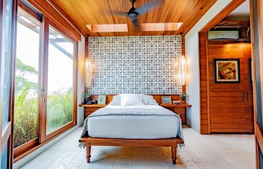 PROPERTY TWO FLOOR WITH TWO BEDROOM AND ADDITIONAL LOT SIZE NEXT TO PROPERTY, IN ESCALERAS – 3 ACRES