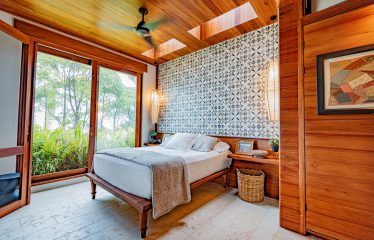 PROPERTY TWO FLOOR WITH TWO BEDROOM AND ADDITIONAL LOT SIZE NEXT TO PROPERTY, IN ESCALERAS – 3 ACRES