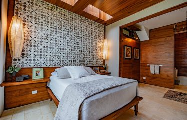 PROPERTY TWO FLOOR WITH TWO BEDROOM AND ADDITIONAL LOT SIZE NEXT TO PROPERTY, IN ESCALERAS – 3 ACRES