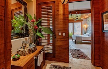 PROPERTY TWO FLOOR WITH TWO BEDROOM AND ADDITIONAL LOT SIZE NEXT TO PROPERTY, IN ESCALERAS – 3 ACRES