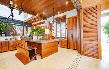 PROPERTY TWO FLOOR WITH TWO BEDROOM AND ADDITIONAL LOT SIZE NEXT TO PROPERTY, IN ESCALERAS – 3 ACRES