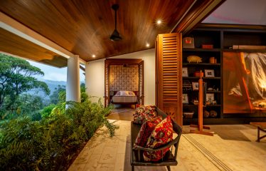 PROPERTY TWO FLOOR WITH TWO BEDROOM AND ADDITIONAL LOT SIZE NEXT TO PROPERTY, IN ESCALERAS – 3 ACRES