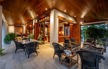 PROPERTY TWO FLOOR WITH TWO BEDROOM AND ADDITIONAL LOT SIZE NEXT TO PROPERTY, IN ESCALERAS – 3 ACRES