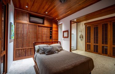 PROPERTY TWO FLOOR WITH TWO BEDROOM AND ADDITIONAL LOT SIZE NEXT TO PROPERTY, IN ESCALERAS – 3 ACRES