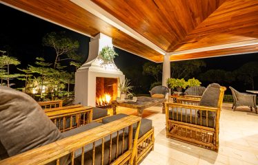 PROPERTY TWO FLOOR WITH TWO BEDROOM AND ADDITIONAL LOT SIZE NEXT TO PROPERTY, IN ESCALERAS – 3 ACRES