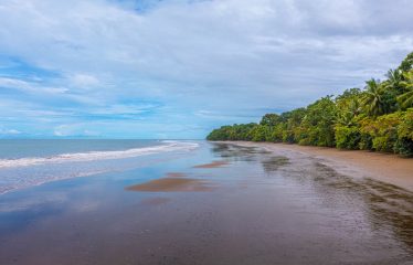 CONDOMINIUM PROPERTY NEAR TO THE BEACH, IN PIÑUELA – 0.04 ACRES