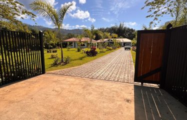 LANDSCAPE PROPERTY WITH POOL AND GUEST HOUSE CASA BLANCA, IN MATAPALO – 1.23 ACRES