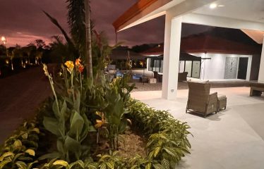 LANDSCAPE PROPERTY WITH POOL AND GUEST HOUSE CASA BLANCA, IN MATAPALO – 1.23 ACRES