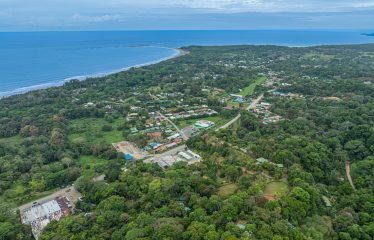 JUNGLE BOUTIQUE HOTEL WITH TWELVE BEDROOMS AND MOUNTAINS VIEWS, IN BAHIA – 7.17 ACRES
