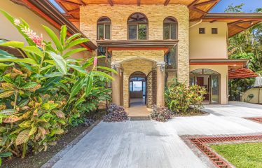 VILLA PACIFICA LUXURY PROPERTY WITH PANORAMIC OCEAN AND SUNSET VIEWS, IN DOMINICAL – 0.68 ACRES