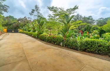 PROPERTY WITH PRINCIPAL HOUSE AND TWO VILLAS PROPERTY, IN OJOCHAL – 2.3 ACRES