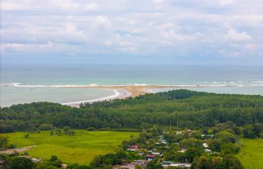 PROPERTY WITH A GUEST HOUSE, IN BAHIA BALLENA CENTER – 0.25 ACRES