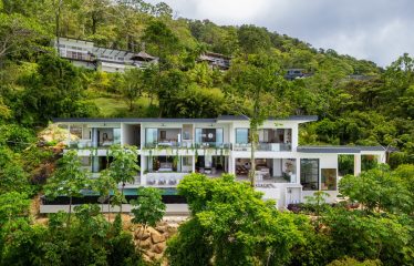 LUXURY PROPERTY WITH FIVE BEDROOM AND PANORAMIC VIEWS OF THE OCEAN, NEAR TO ESCALERAS – 1.36 ACRES