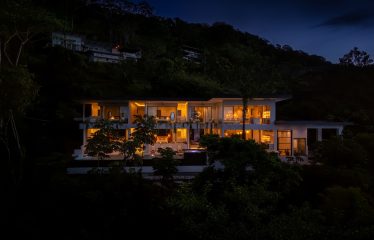 LUXURY PROPERTY WITH FIVE BEDROOM AND PANORAMIC VIEWS OF THE OCEAN, NEAR TO ESCALERAS – 1.36 ACRES