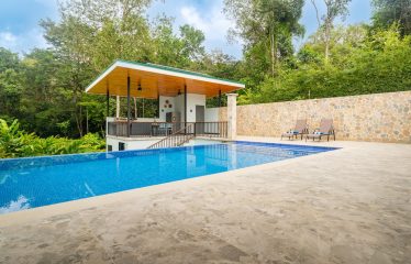 PROPERTY WITH PRINCIPAL HOUSE AND TWO VILLAS PROPERTY, IN OJOCHAL – 2.3 ACRES