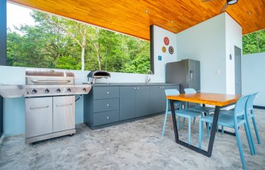 PROPERTY WITH PRINCIPAL HOUSE AND TWO VILLAS PROPERTY, IN OJOCHAL – 2.3 ACRES