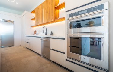 LUXURY PROPERTY WITH FIVE BEDROOM AND PANORAMIC VIEWS OF THE OCEAN, NEAR TO ESCALERAS – 1.36 ACRES