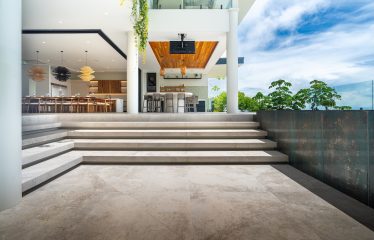 LUXURY PROPERTY WITH FIVE BEDROOM AND PANORAMIC VIEWS OF THE OCEAN, NEAR TO ESCALERAS – 1.36 ACRES