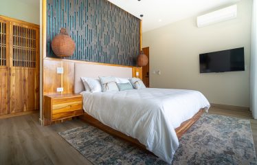 LUXURY PROPERTY WITH FIVE BEDROOM AND PANORAMIC VIEWS OF THE OCEAN, NEAR TO ESCALERAS – 1.36 ACRES