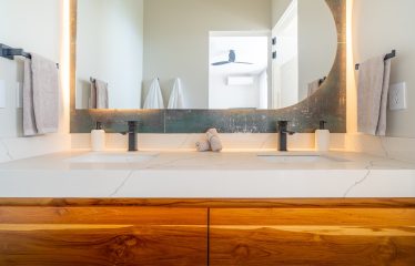 LUXURY PROPERTY WITH FIVE BEDROOM AND PANORAMIC VIEWS OF THE OCEAN, NEAR TO ESCALERAS – 1.36 ACRES