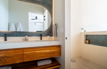 LUXURY PROPERTY WITH FIVE BEDROOM AND PANORAMIC VIEWS OF THE OCEAN, NEAR TO ESCALERAS – 1.36 ACRES