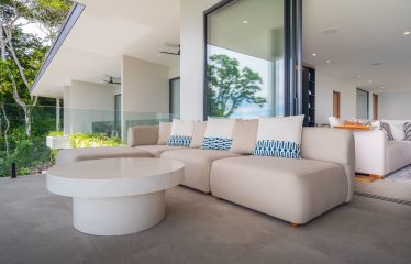 LUXURY PROPERTY WITH FIVE BEDROOM AND PANORAMIC VIEWS OF THE OCEAN, NEAR TO ESCALERAS – 1.36 ACRES