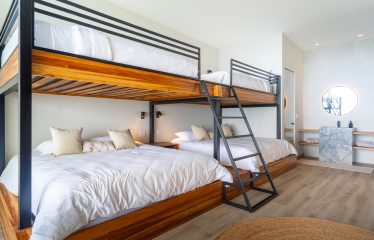 LUXURY PROPERTY WITH FIVE BEDROOM AND PANORAMIC VIEWS OF THE OCEAN, NEAR TO ESCALERAS – 1.36 ACRES