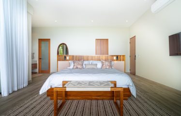 LUXURY PROPERTY WITH FIVE BEDROOM AND PANORAMIC VIEWS OF THE OCEAN, NEAR TO ESCALERAS – 1.36 ACRES