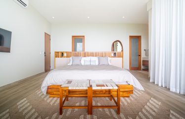 LUXURY PROPERTY WITH FIVE BEDROOM AND PANORAMIC VIEWS OF THE OCEAN, NEAR TO ESCALERAS – 1.36 ACRES