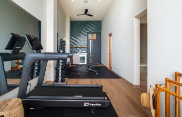 LUXURY PROPERTY WITH FIVE BEDROOM AND PANORAMIC VIEWS OF THE OCEAN, NEAR TO ESCALERAS – 1.36 ACRES