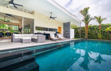 PROPERTY WITH A GUEST HOUSE, IN BAHIA BALLENA CENTER – 0.25 ACRES