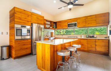 PROPERTY WITH A GUEST HOUSE, IN BAHIA BALLENA CENTER – 0.25 ACRES