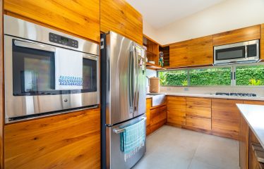 PROPERTY WITH A GUEST HOUSE, IN BAHIA BALLENA CENTER – 0.25 ACRES