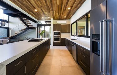 LUXURY JUNGLE PROPERTY WITH FOUR BEDROOMS AND OCEAN VIEWS, IN DOMINICALITO – 1.25 ACRES