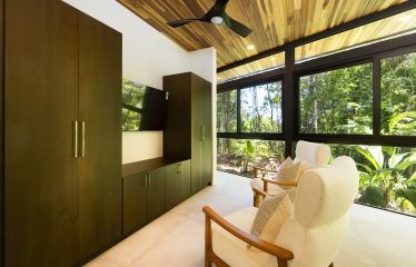 LUXURY JUNGLE PROPERTY WITH FOUR BEDROOMS AND OCEAN VIEWS, IN DOMINICALITO – 1.25 ACRES