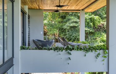 LUXURY JUNGLE PROPERTY WITH FOUR BEDROOMS AND OCEAN VIEWS, IN DOMINICALITO – 1.25 ACRES