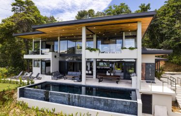 LUXURY JUNGLE PROPERTY WITH FOUR BEDROOMS AND OCEAN VIEWS, IN DOMINICALITO – 1.25 ACRES