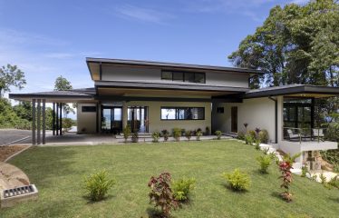 LUXURY JUNGLE PROPERTY WITH FOUR BEDROOMS AND OCEAN VIEWS, IN DOMINICALITO – 1.25 ACRES