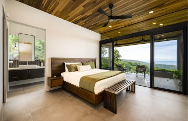 LUXURY JUNGLE PROPERTY WITH FOUR BEDROOMS AND OCEAN VIEWS, IN DOMINICALITO – 1.25 ACRES