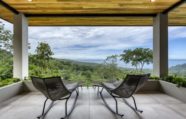 LUXURY JUNGLE PROPERTY WITH FOUR BEDROOMS AND OCEAN VIEWS, IN DOMINICALITO – 1.25 ACRES
