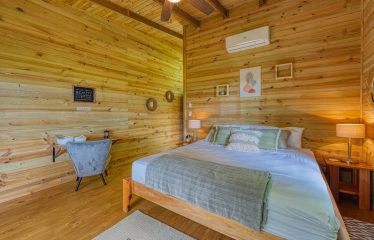 COMMERCIAL HOTEL PROPERTY WITH SIXTEEN BEDROOMS, IN LA TUMBAS TINAMASTES – 62 ACRES