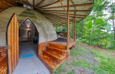 COMMERCIAL HOTEL PROPERTY WITH SIXTEEN BEDROOMS, IN LA TUMBAS TINAMASTES – 62 ACRES