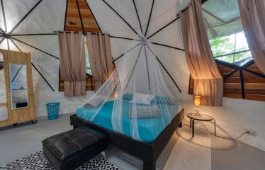 COMMERCIAL HOTEL PROPERTY WITH SIXTEEN BEDROOMS, IN LA TUMBAS TINAMASTES – 62 ACRES